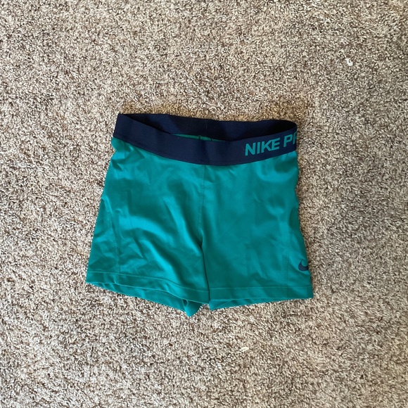 Nike Pants - Nike pros